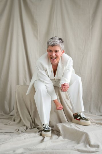 116-august-06-linda-edmonds-headshots-6248-(crop)-2